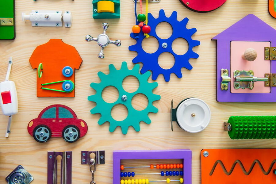 Activités Montessori : quelle table pour la voiture ?