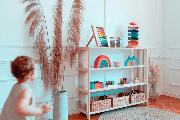 Comment choisir le meilleur meuble d'activité Montessori pour votre enfant ?