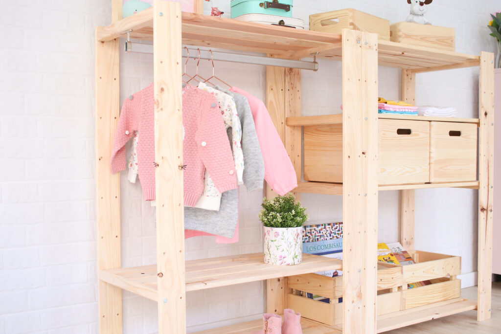 Comment créer un meuble Montessori DIY pour enfants ?