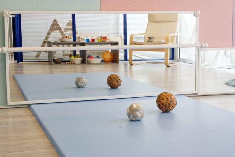 Comment utiliser le miroir Nido dans la pédagogie Montessori ?
