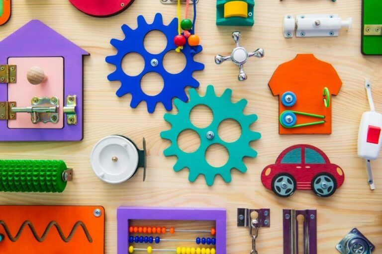 Table d'activité bébé: quels avis des parents Montessori?